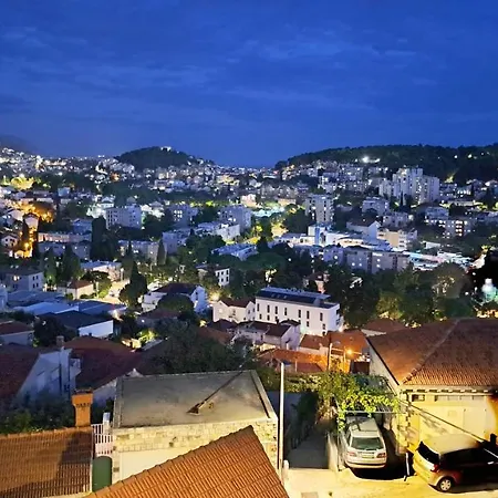 Tianni Apartment